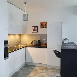 https://apartament-na-lazurowej.warsawhotelspoland.com